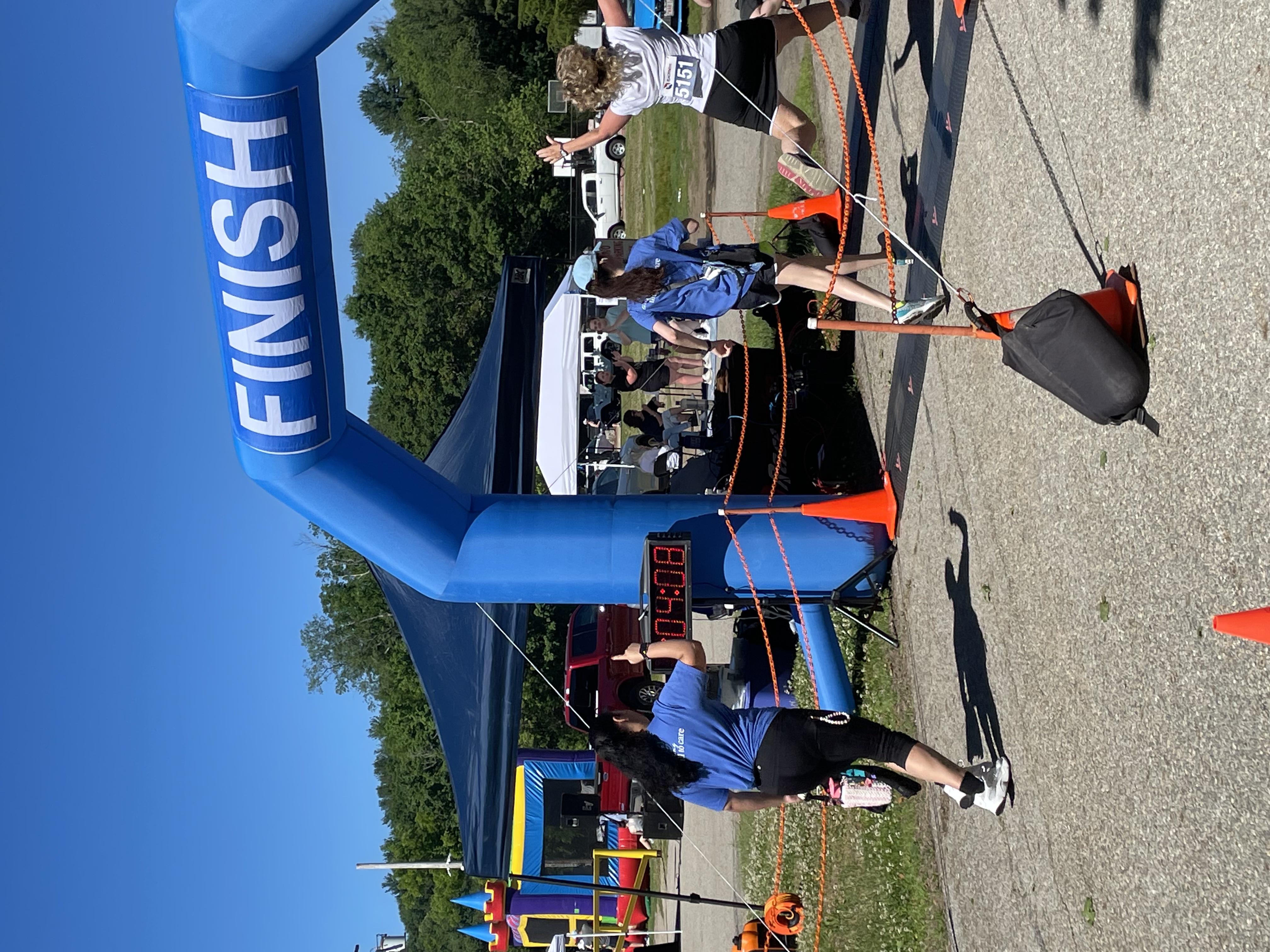 Finish line arch at the JAK-L Strides 5K
